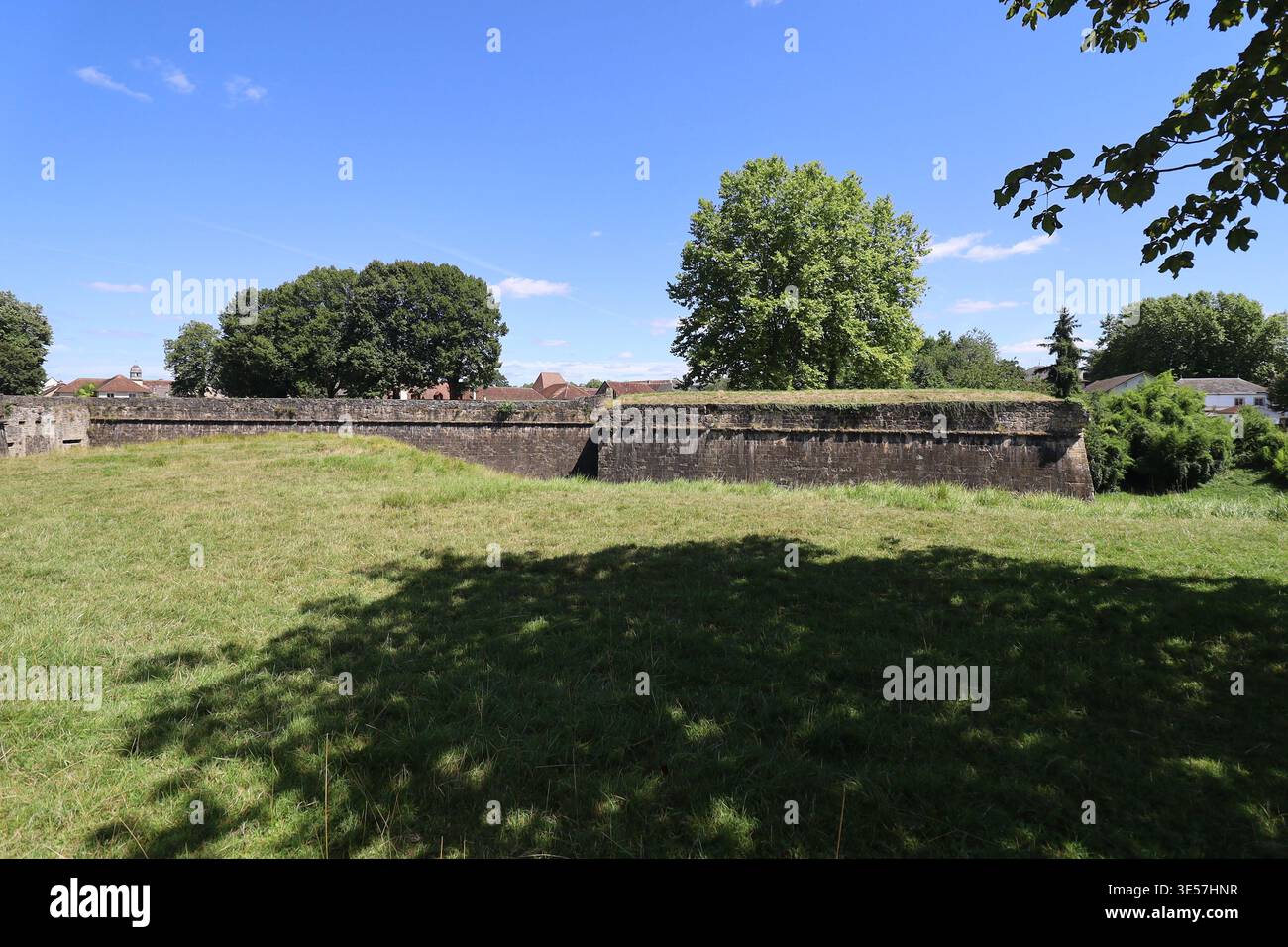 Ancient ramparts designed by Fabricio Siciliano, village of Navarrenx ...