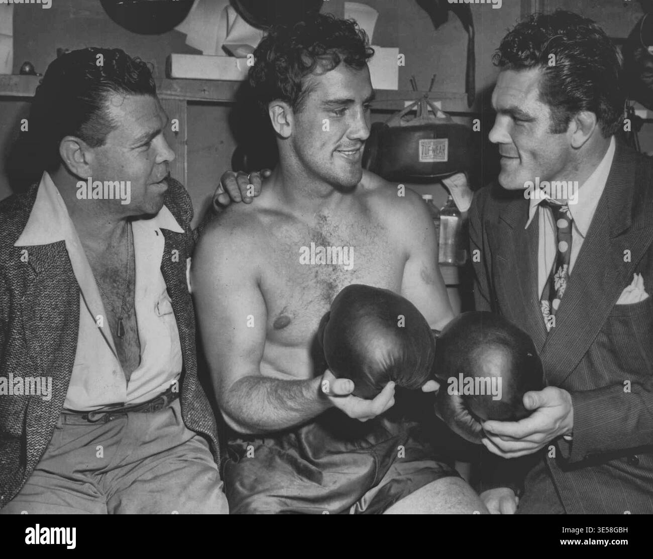 Heavyweight boxer billy walker hi-res stock photography and images 