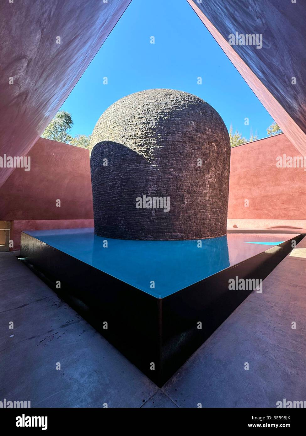 Within Without Turrell National gallery of art light installation hi-res stock photography and ...