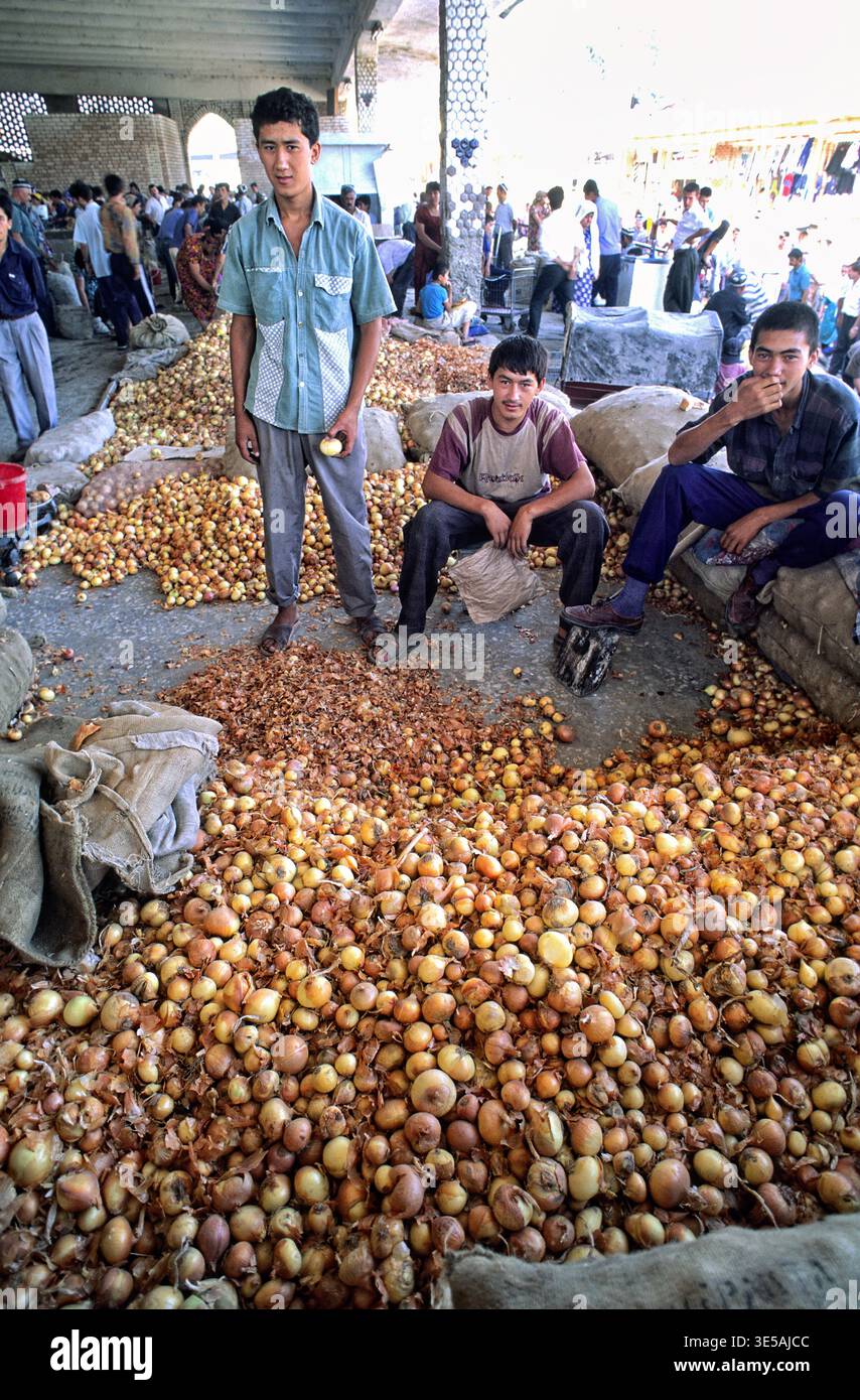 Outdoor produce stand hi-res stock photography and images - Alamy