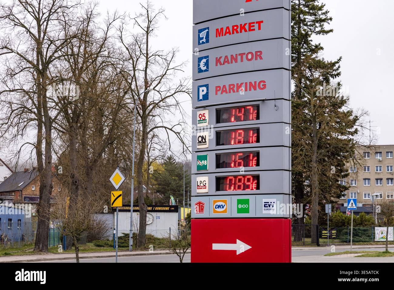 01 April 2026, Poland, Leknica: A price board shows fuel prices at a ...