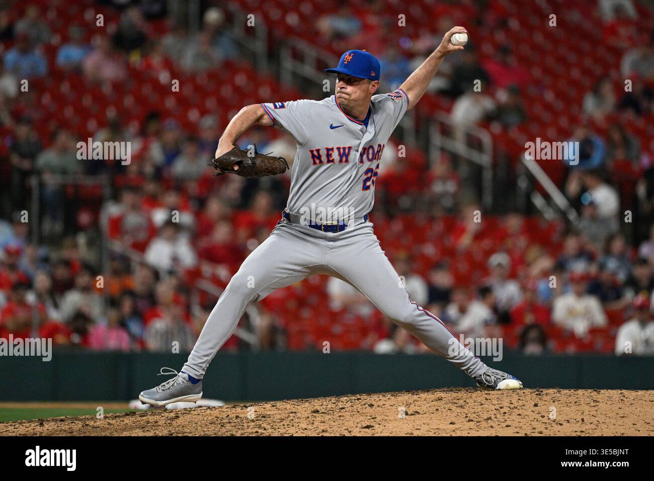 New York Mets relief pitcher Brooks Raley throws in the eighth inning ...