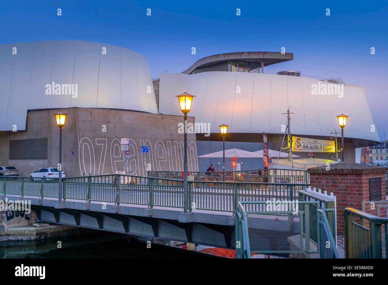 Ozeaneum, Am Semlowerkanal, Stralsund, Mecklenburg-Vorpommern ...