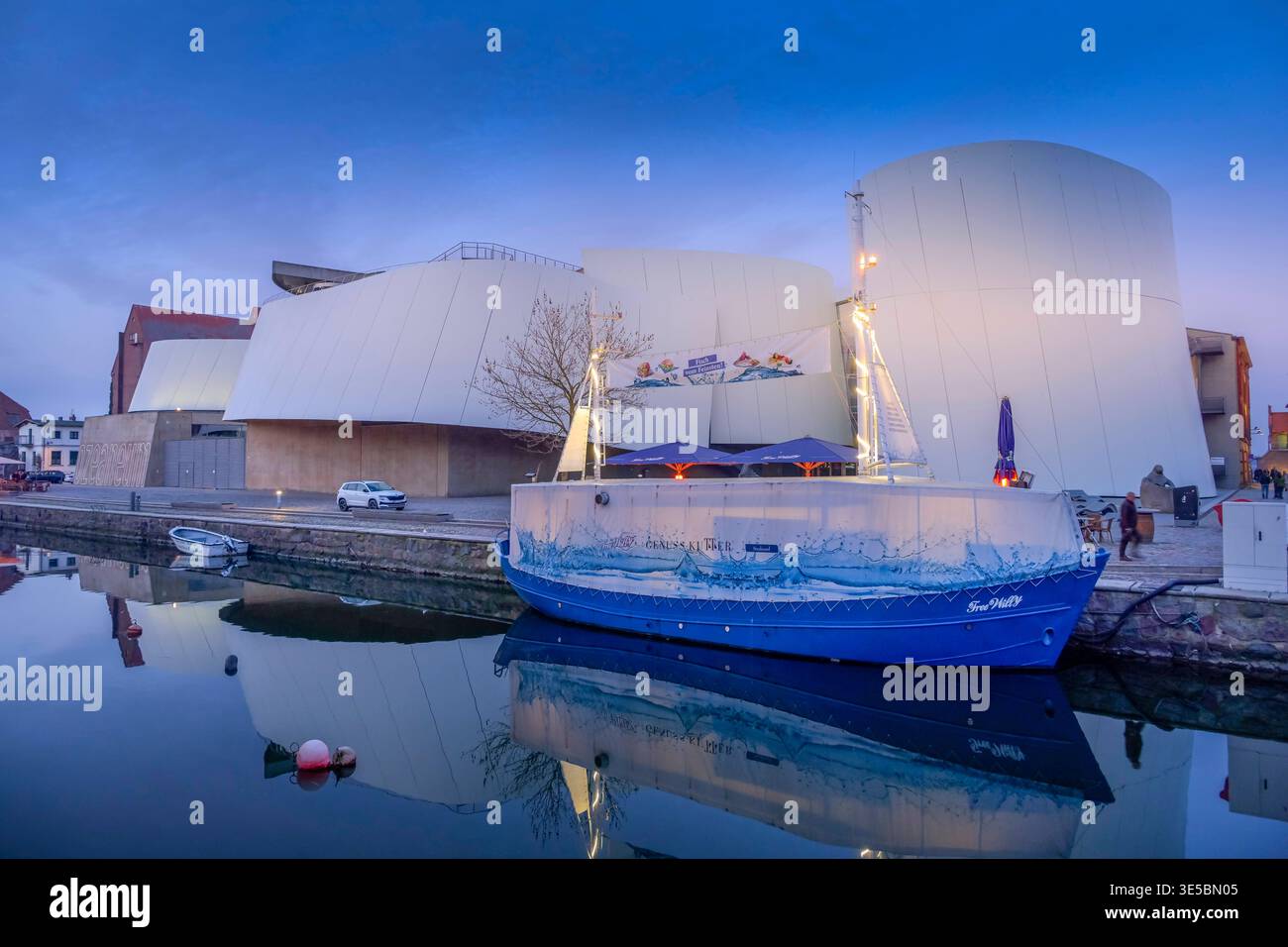 Ozeaneum, Am Semlowerkanal, Stralsund, Mecklenburg-Vorpommern ...