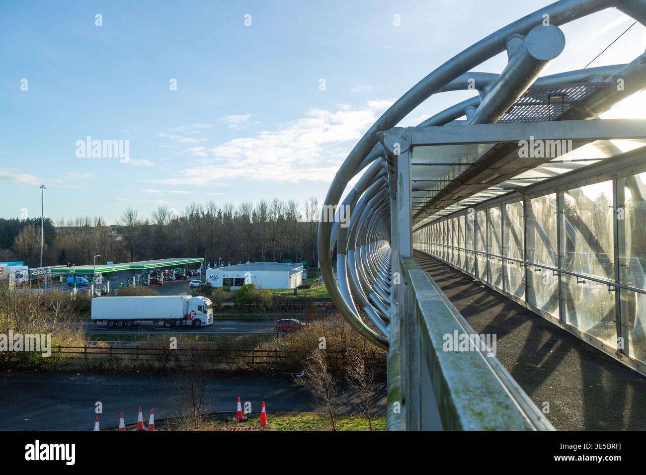 Modern helical truss structure hi-res stock photography and images - Alamy