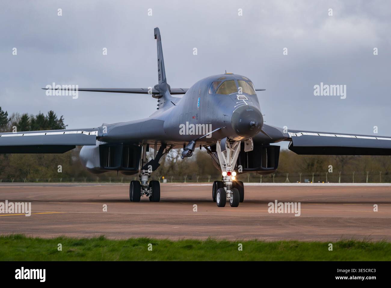Rockwell B-1B Lancer Lands At RAF Fairford To The Middle East, Iran On ...