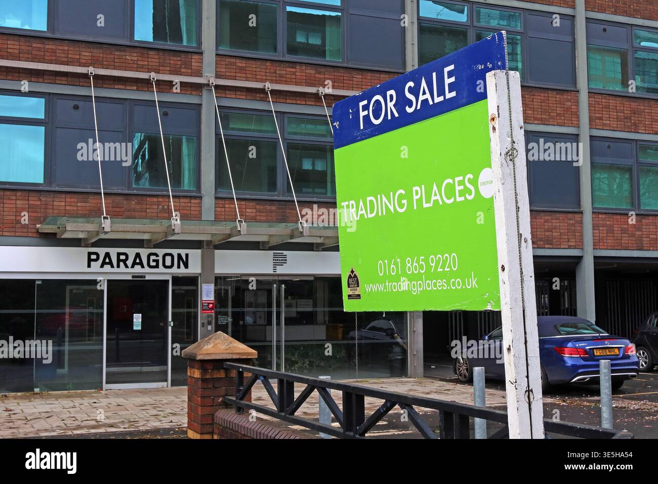Paragon commercial building advertised for sale in Altrincham, Greater Manchester, England, UK. Stock Photo