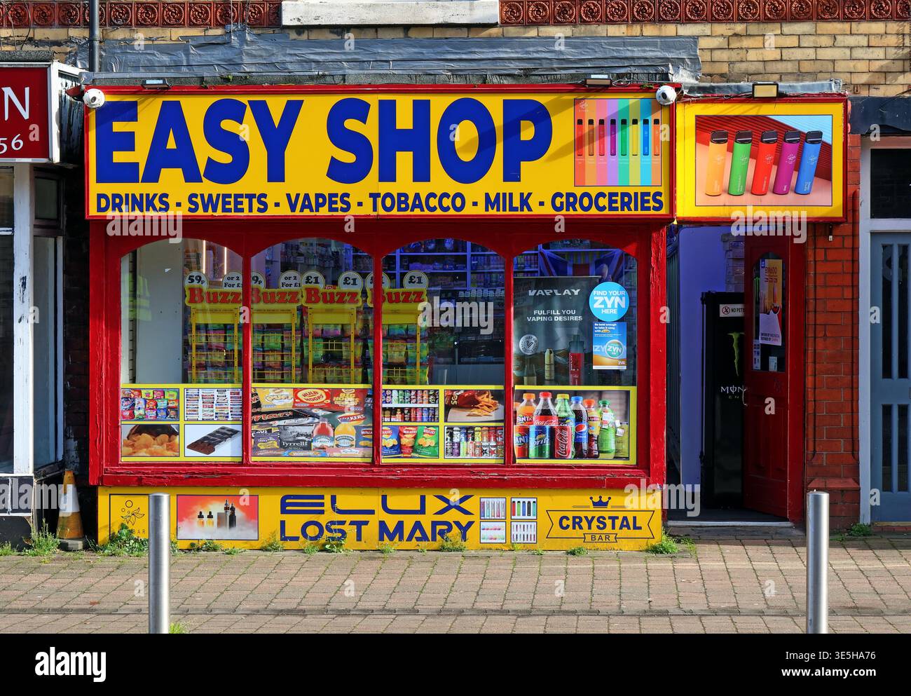 Easy Shop convenience store frontage in Latchford, Warrington, Cheshire, England, UK. Stock Photo