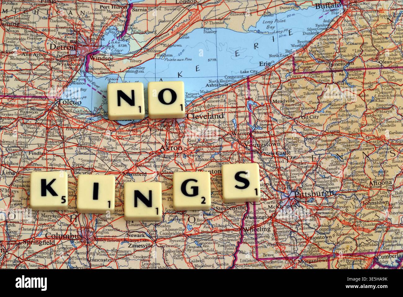 #NoKings No Kings on map spelt out in Scrabble letters - USA Detroit Cleveland, Ohio Stock Photo