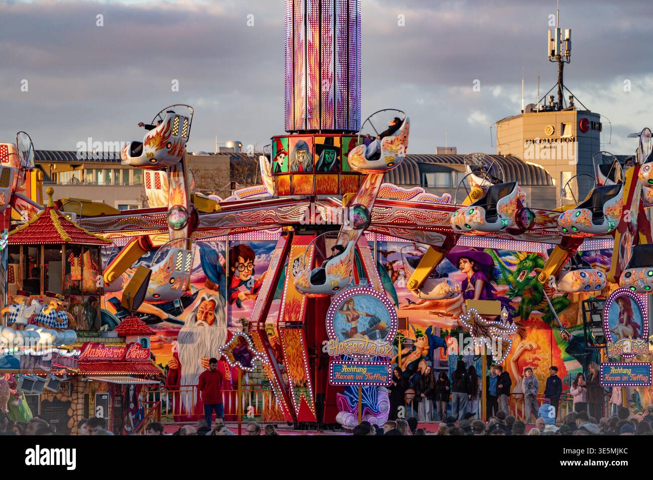 Impressions from the Hamburg Spring Fair at Heiligengeistfeld in April ...