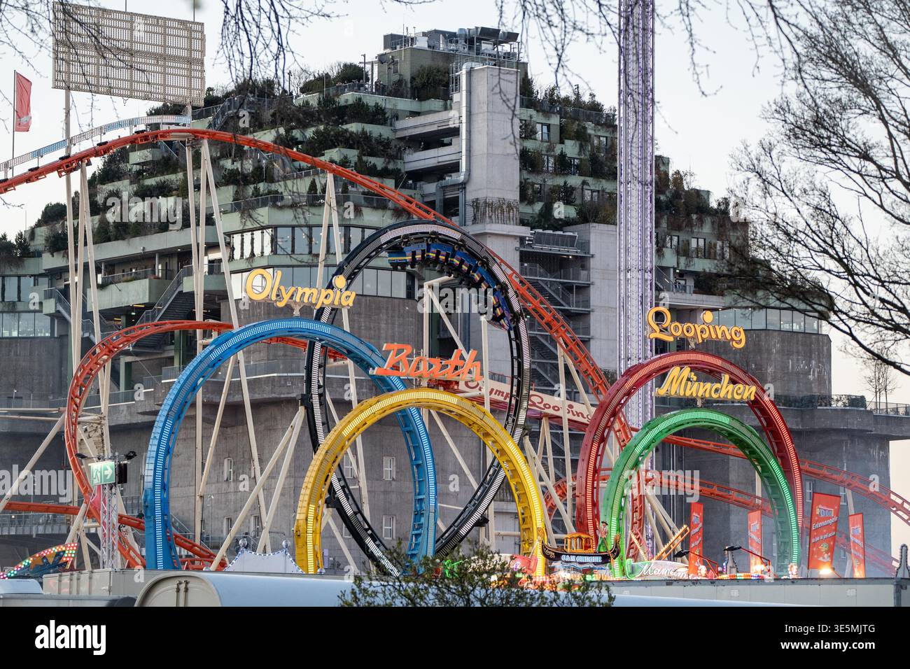 Impressions from the Hamburg Spring Fair at Heiligengeistfeld in April ...