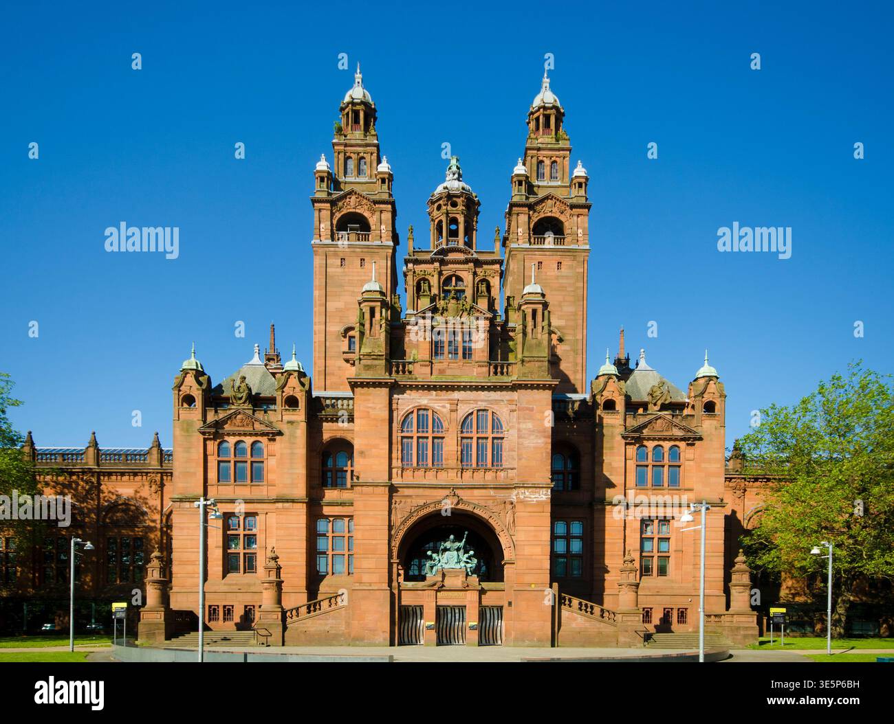 Historic front elevation of Kelvingrove Art Gallery and Museum in ...