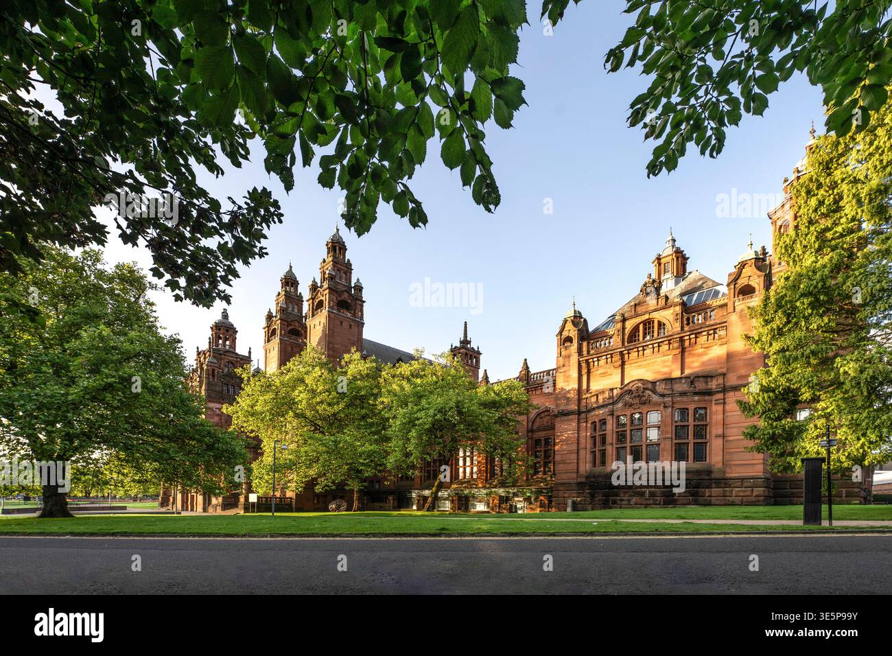 Historic Kelvingrove Art Gallery and Museum in Glasgow bathed in warm ...