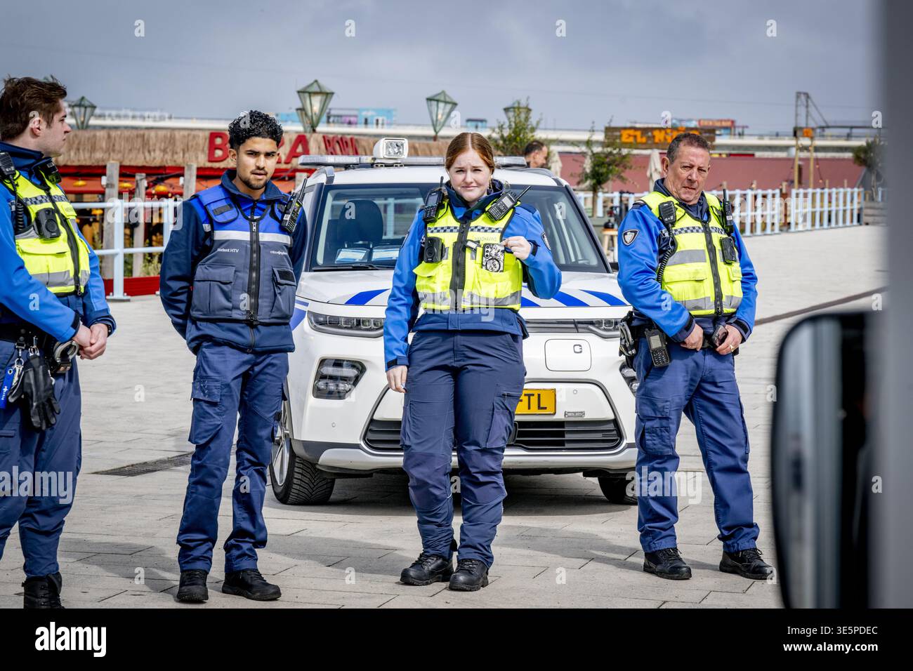 SCHEVENINGEN - Enforcement officers conducting checks ROBIN UTRECHT ...