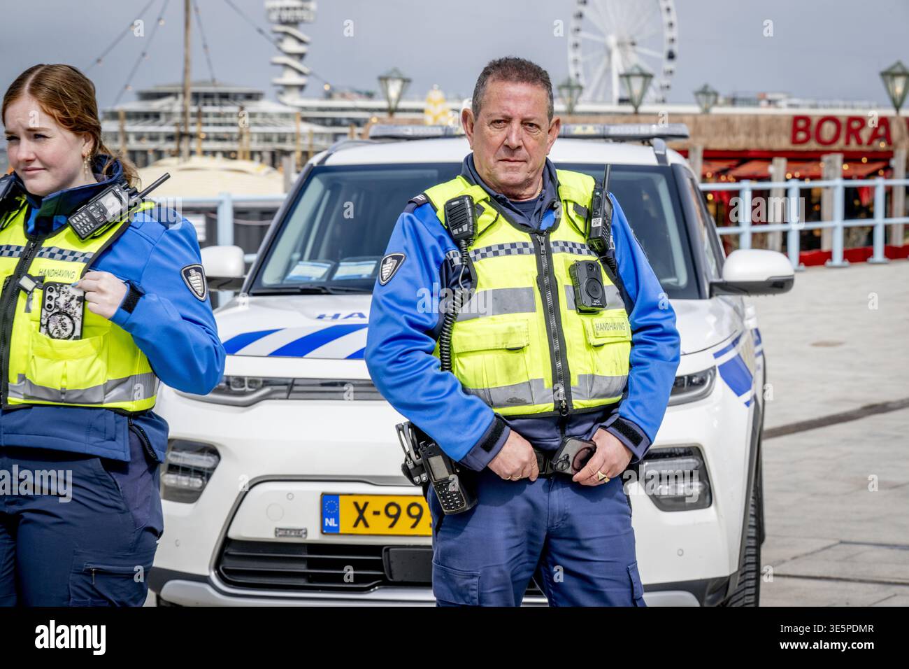 SCHEVENINGEN - Enforcement officers conducting checks ROBIN UTRECHT ...