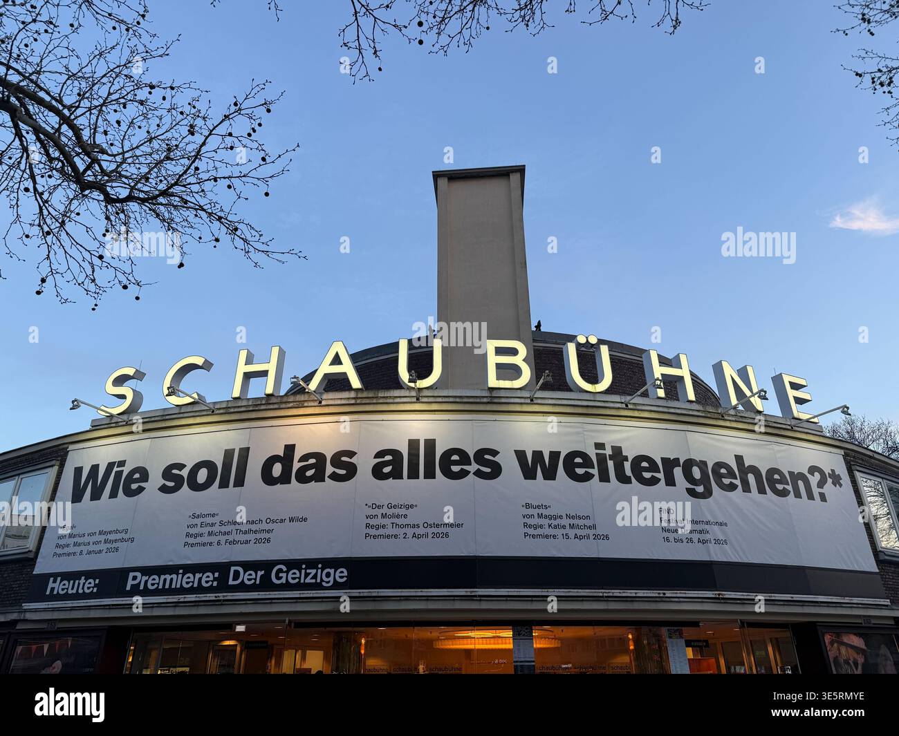 02 April 2026, Berlin: The Schaubühne am Lehniner Platz before the ...