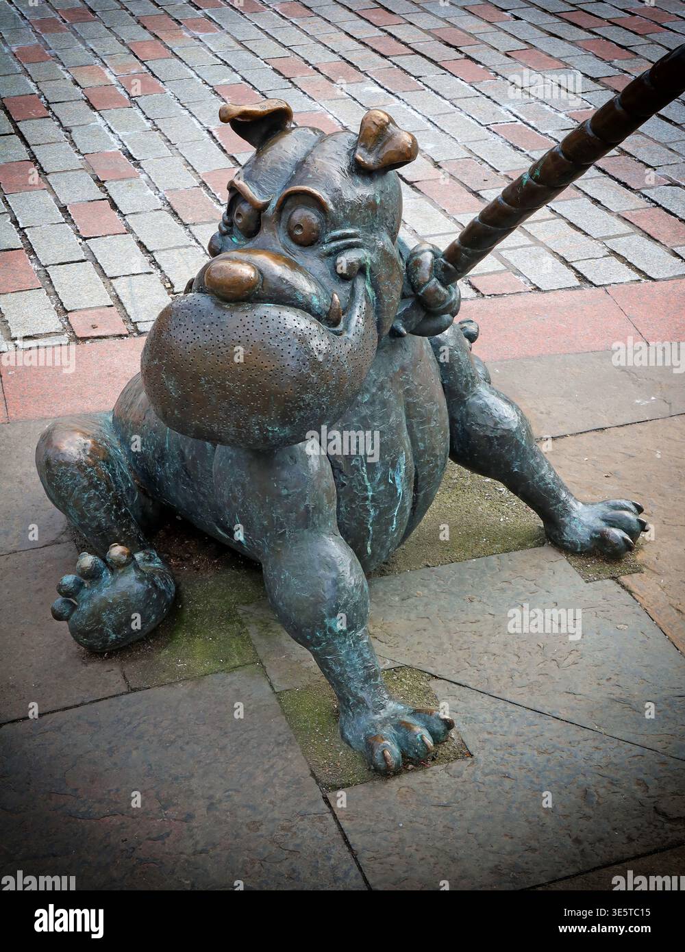 Knasher comic character bronze sculpture in Dundee city centre, Scotland, UK. Stock Photo