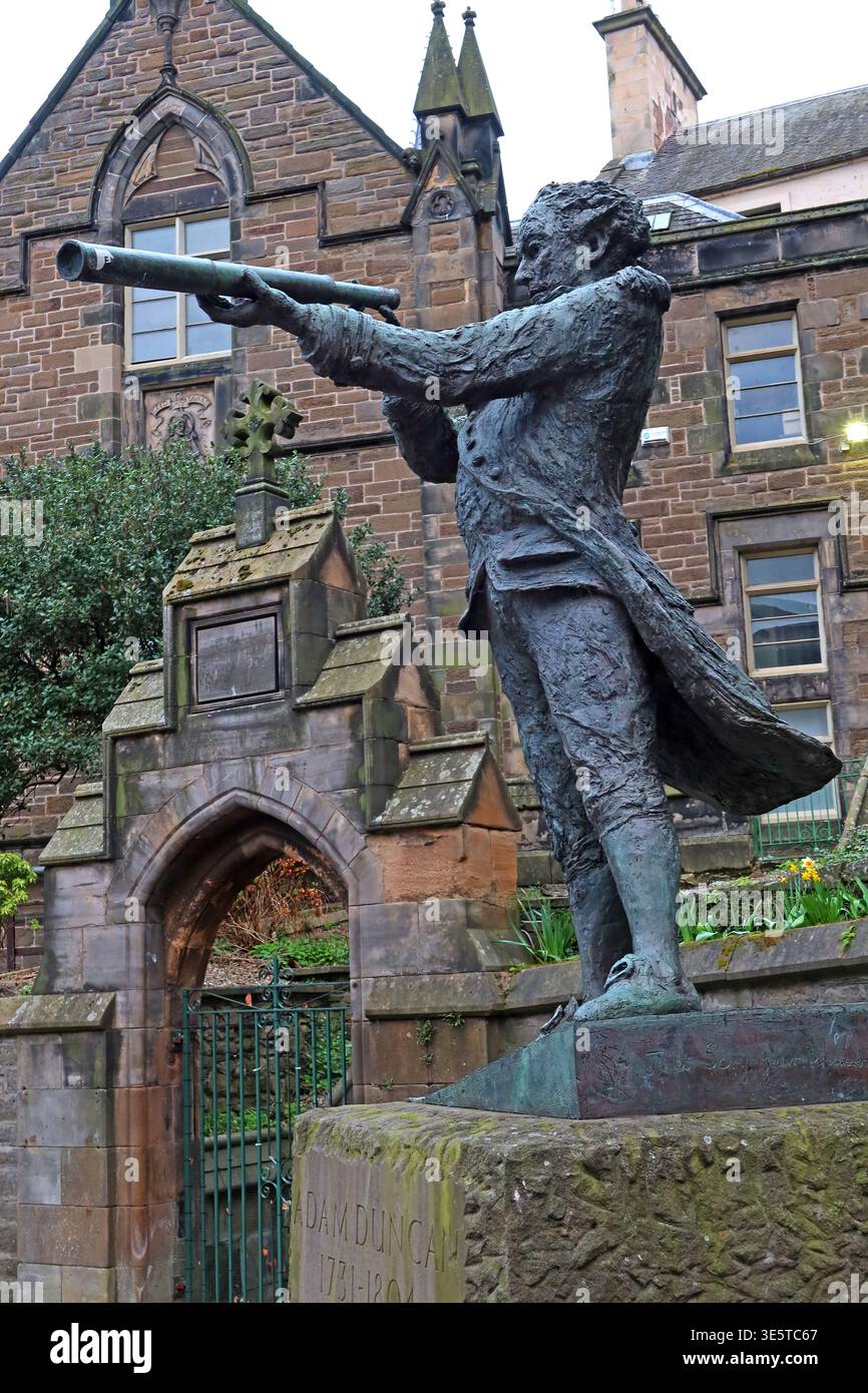Admiral Adam Duncan bronze statue outside St Paul's Cathedral, Dundee, Scotland, UK. Stock Photo