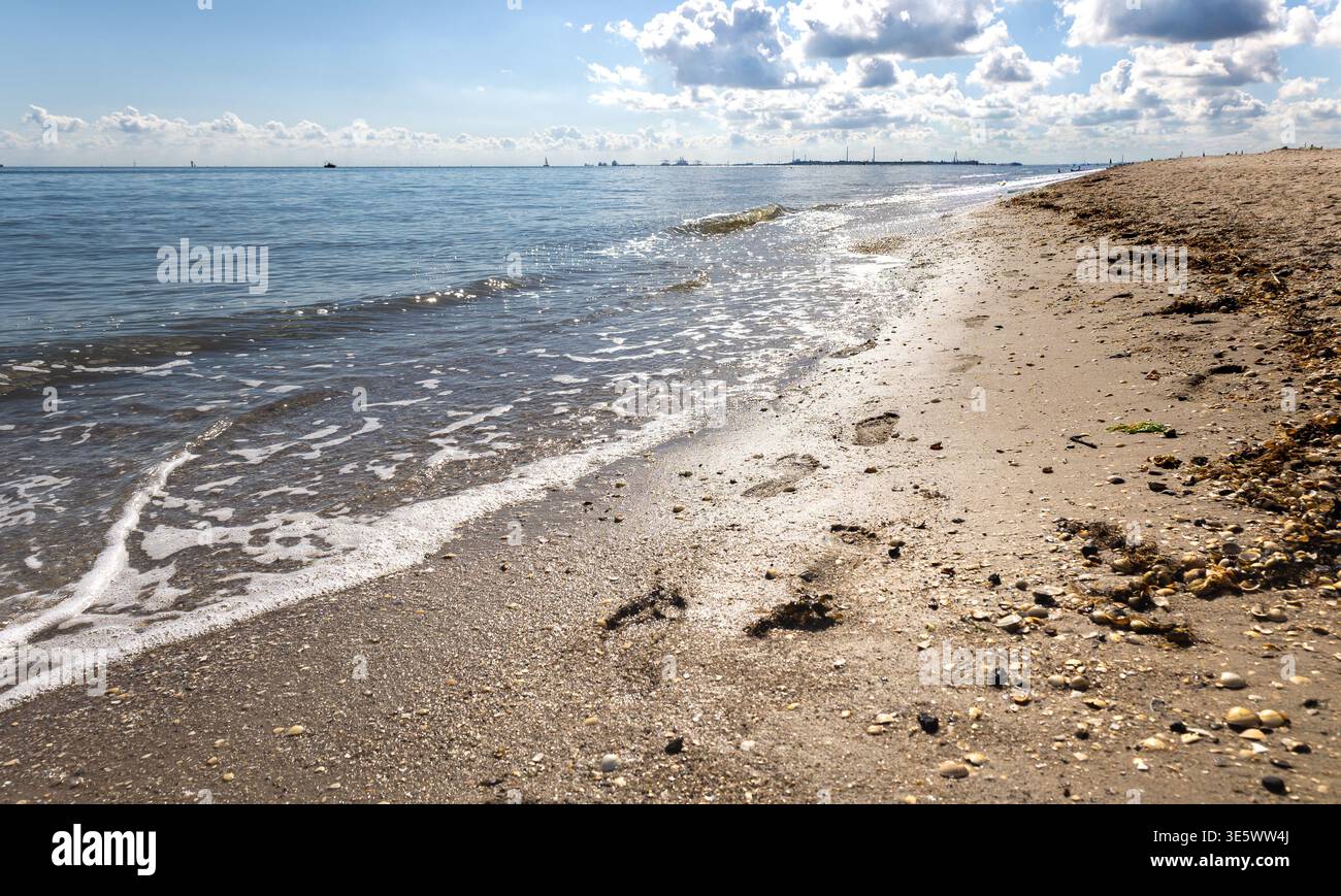 Empty beach scene calm hi-res stock photography and images - Alamy