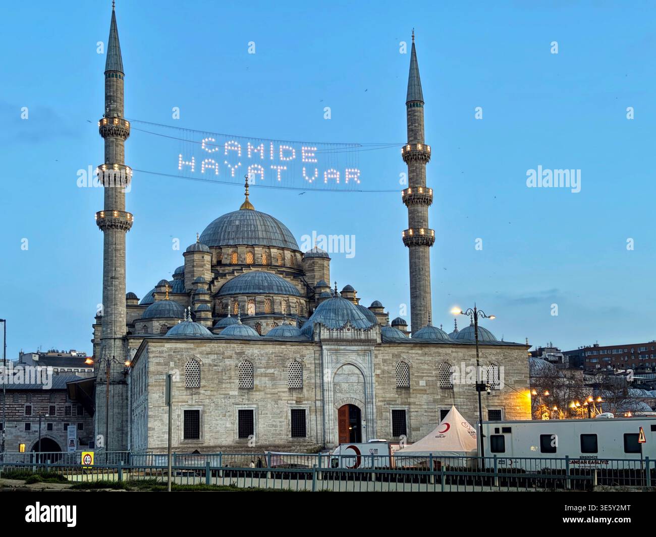 Yeni Camii (New Mosque) in Eminönü, Istanbul, Turkey, showing exterior ...