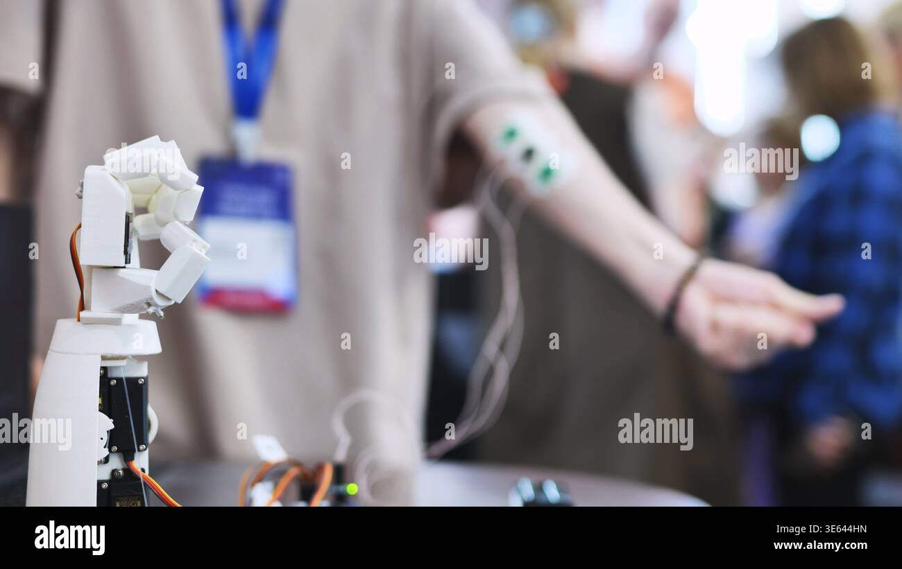 Brain controlled bionic prosthesis hi-res stock photography and images ...