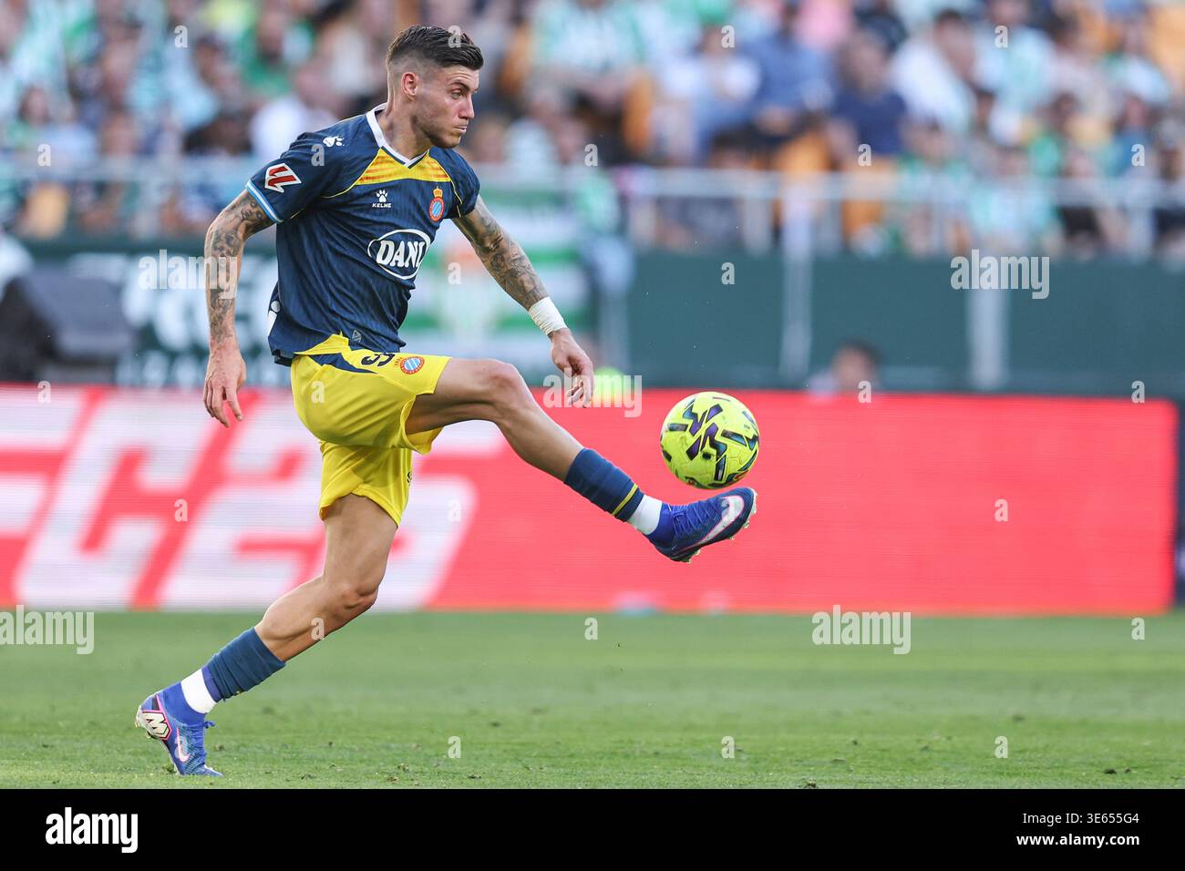 Sevilla, Spain. 04th Apr, 2026. Roberto Fernandez of Espanyol during the La Liga EA Sports match between Real Betis and RCD Espanyol played at La Cartuja Stadium on April 4, 2026 in Sevilla, Spain. 04th Apr, 2026. Roberto Fernandez of Espanyol during the La Liga EA Sports match between Real Betis and RCD Espanyol played at La Cartuja Stadium on April 4, 2026 in