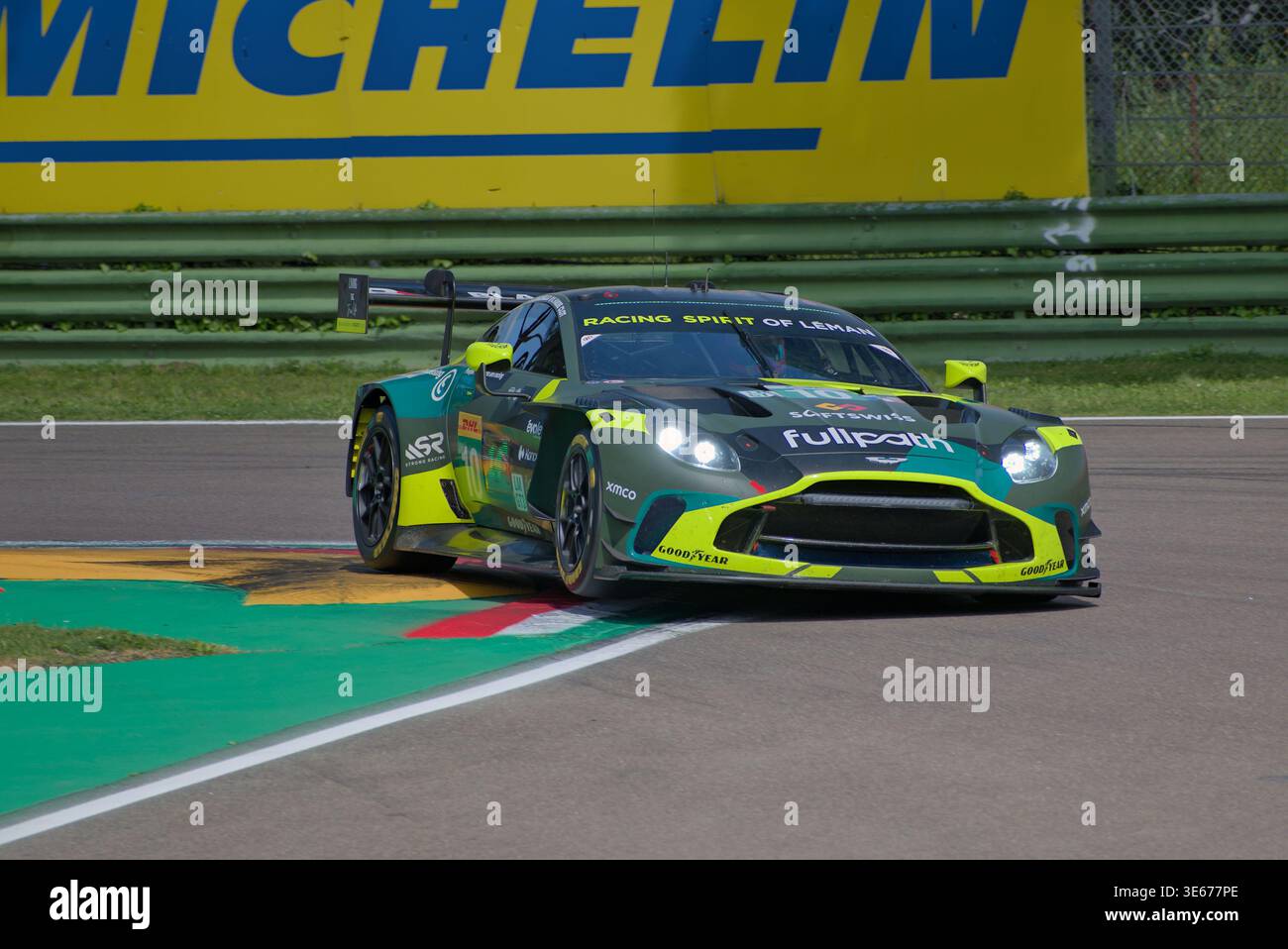 Gravity racing hi-res stock photography and images - Alamy