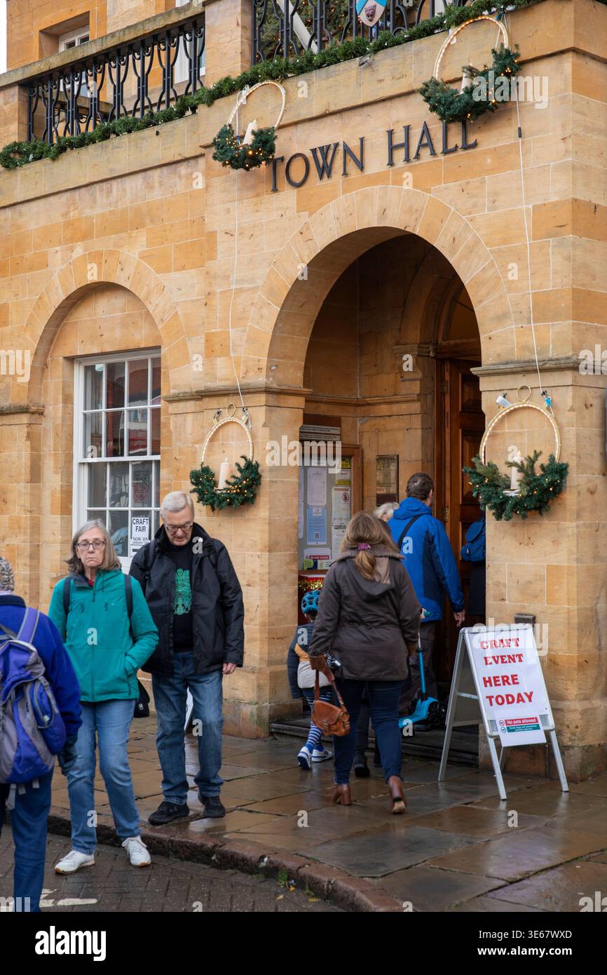 UK, England, Warwickshire, Stratford on Avon, Sheep Street, Town Hall doorway on Craft Fair day Stock Photo