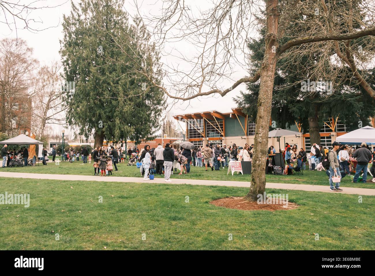 Puyallup, Washington, USA, 04.04.2026 - Pioneer Park Puyallup: Library, Playground, and Celebration Happy Easter Stock Photo