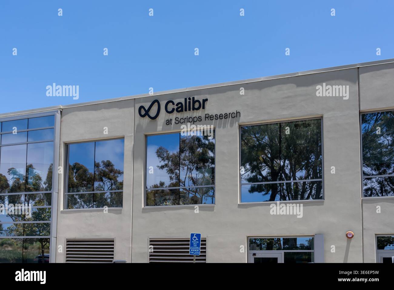 Calibr Scripts Logo Innovative research logo hi-res stock photography and images - Alamy