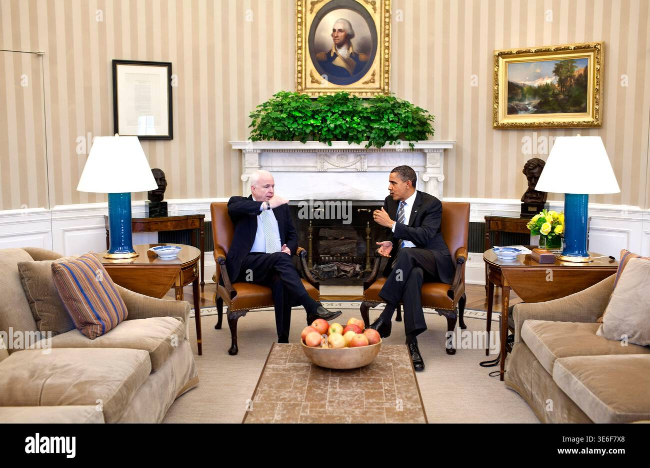 John mccain oval office hi-res stock photography and images - Alamy
