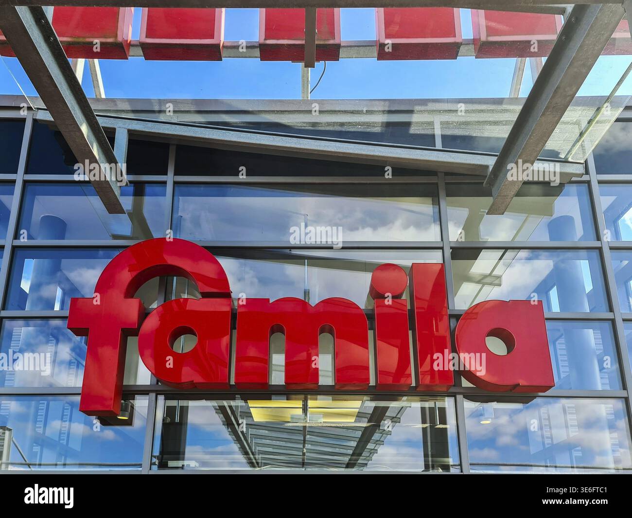 Famila supermarket hi-res stock photography and images - Alamy