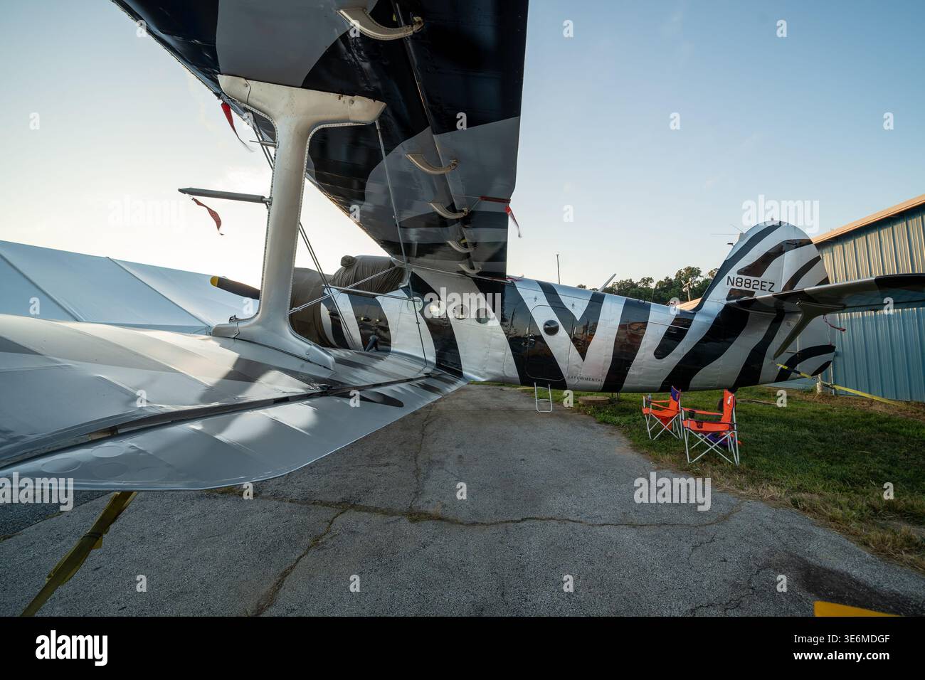 Folding wing aircraft hi-res stock photography and images - Alamy