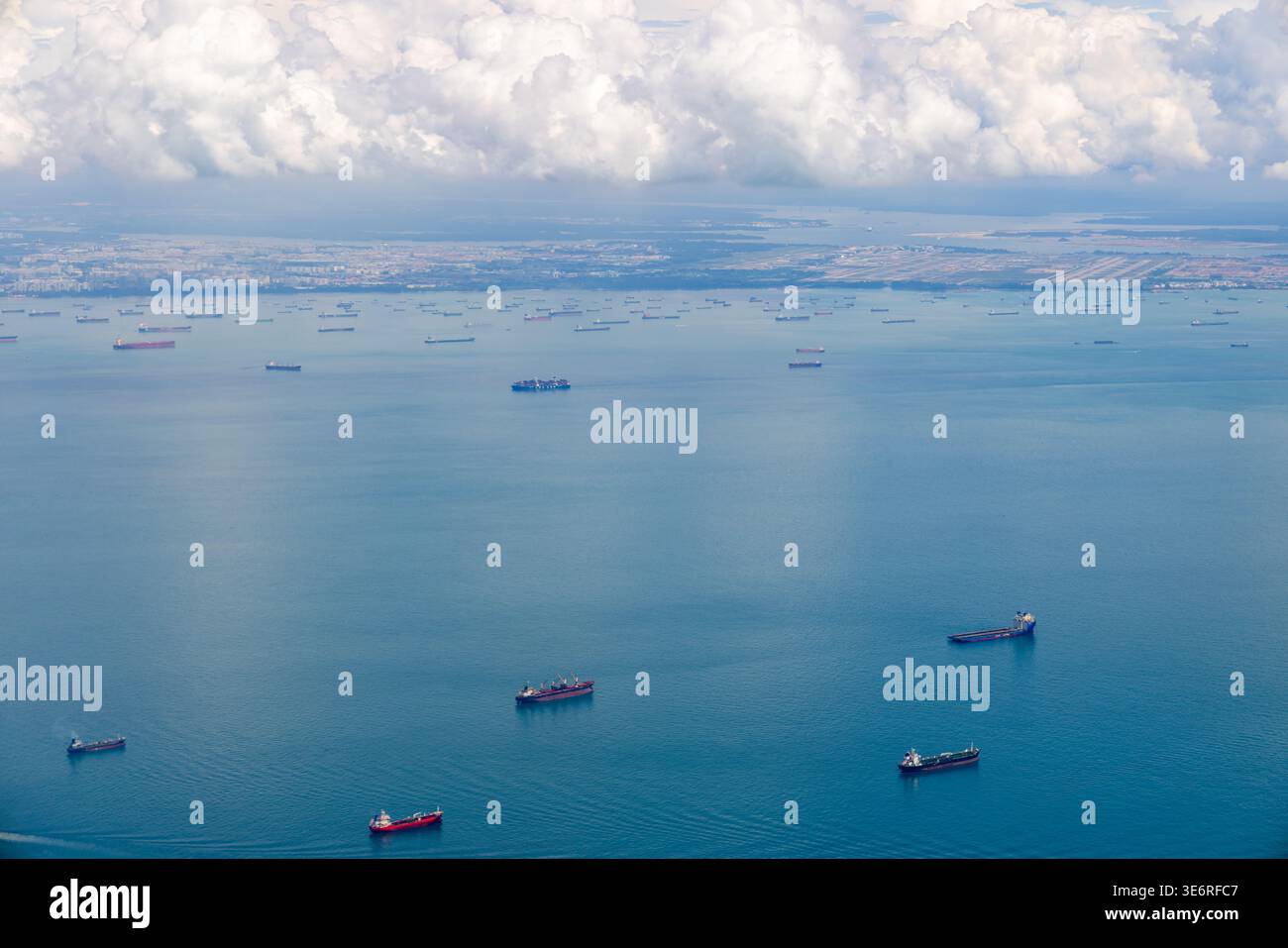 Aerial view ships tankers sea hi-res stock photography and images - Alamy
