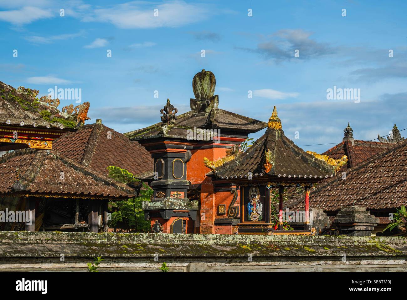 Ornate altar under hi-res stock photography and images - Alamy