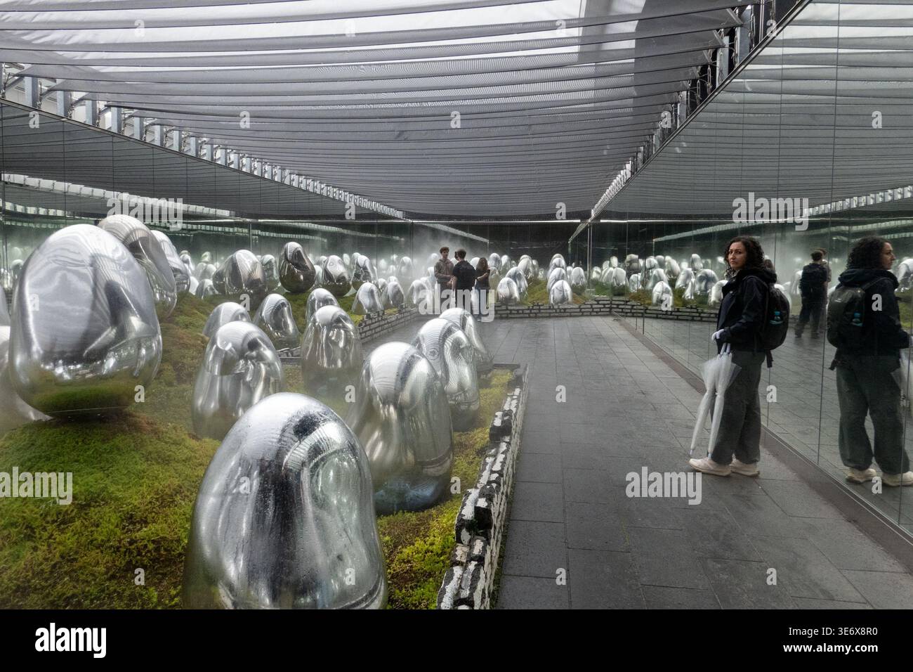 Teamlab Human Form Teamlab image hi-res stock photography and images - Alamy