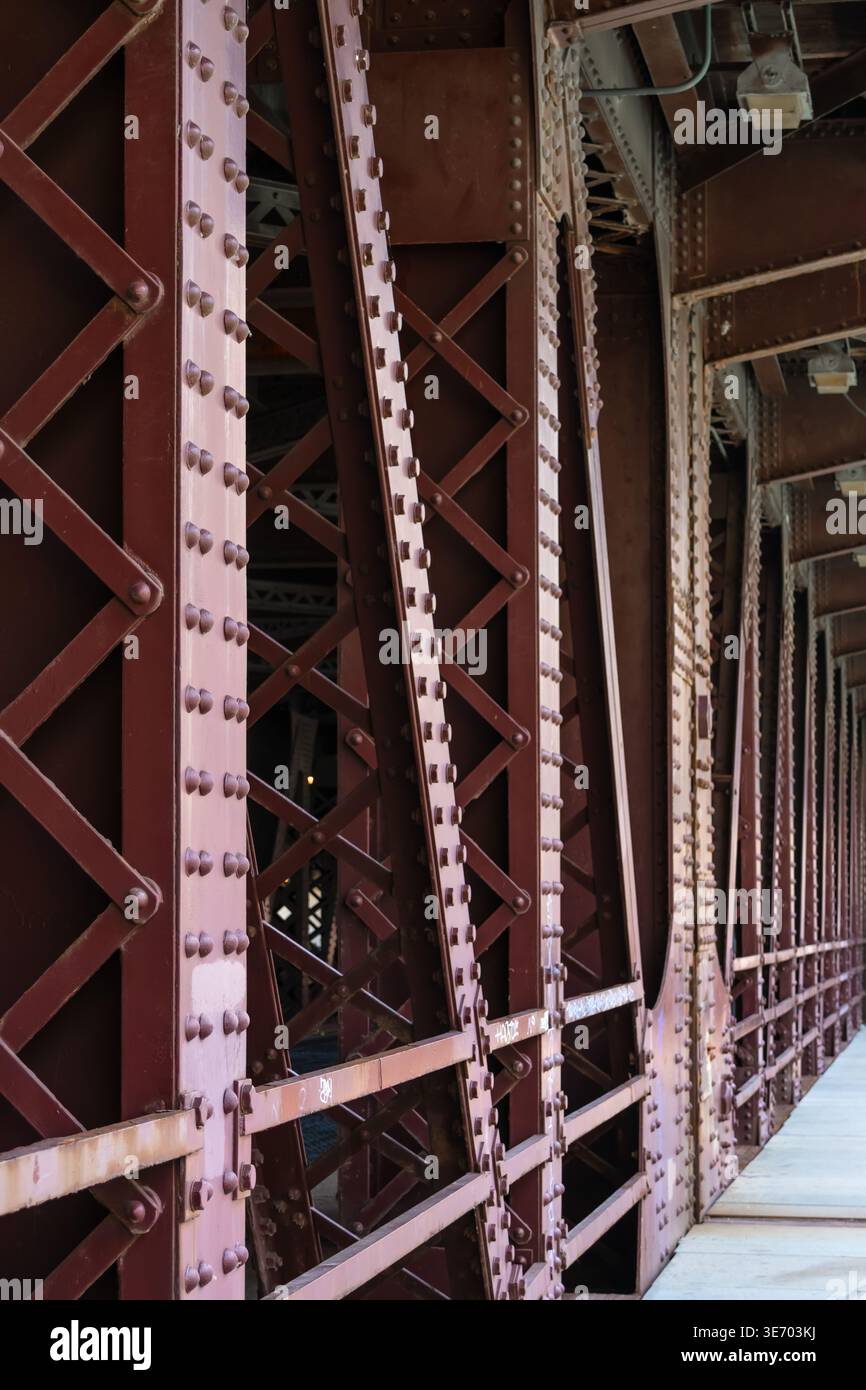 Truss trusses girder girders hi-res stock photography and images - Alamy
