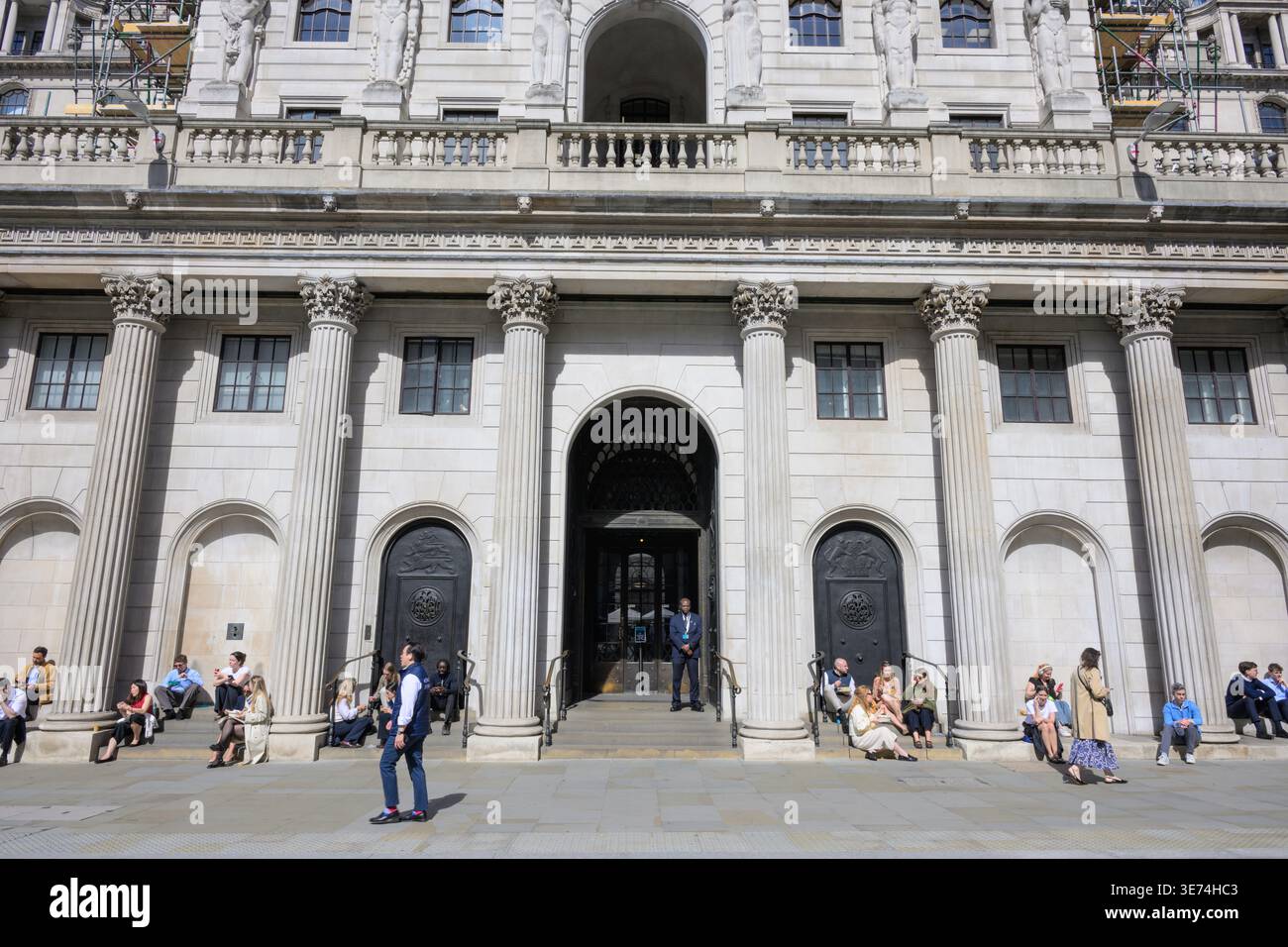 Entrance to the Bank of England on Threadneedle Street in the City of London, historic financial landmark and central banking institution. Stock Photo