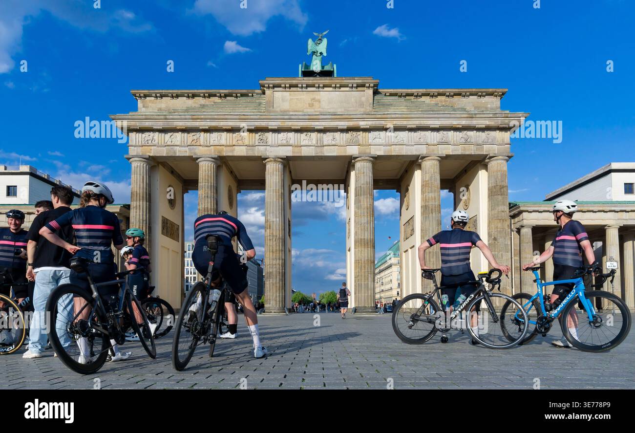 ein fahrradlenker ein gaspedal text Grandeux Xplore Elektrofahrrad – Überrahmen-E-Bike mit dicken Reifen Wähle Deine Farbe:Olive Priwall Fähre Lübeck nach Bez:Mandara Gen 3  (CUES)