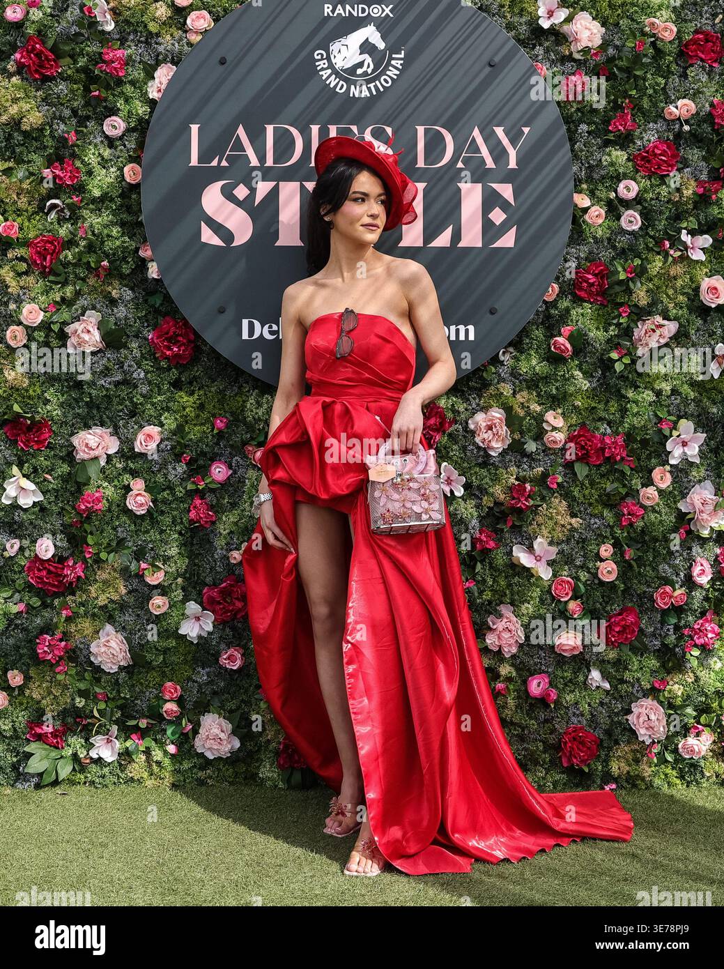 Best dressed lady hi-res stock photography and images - Alamy