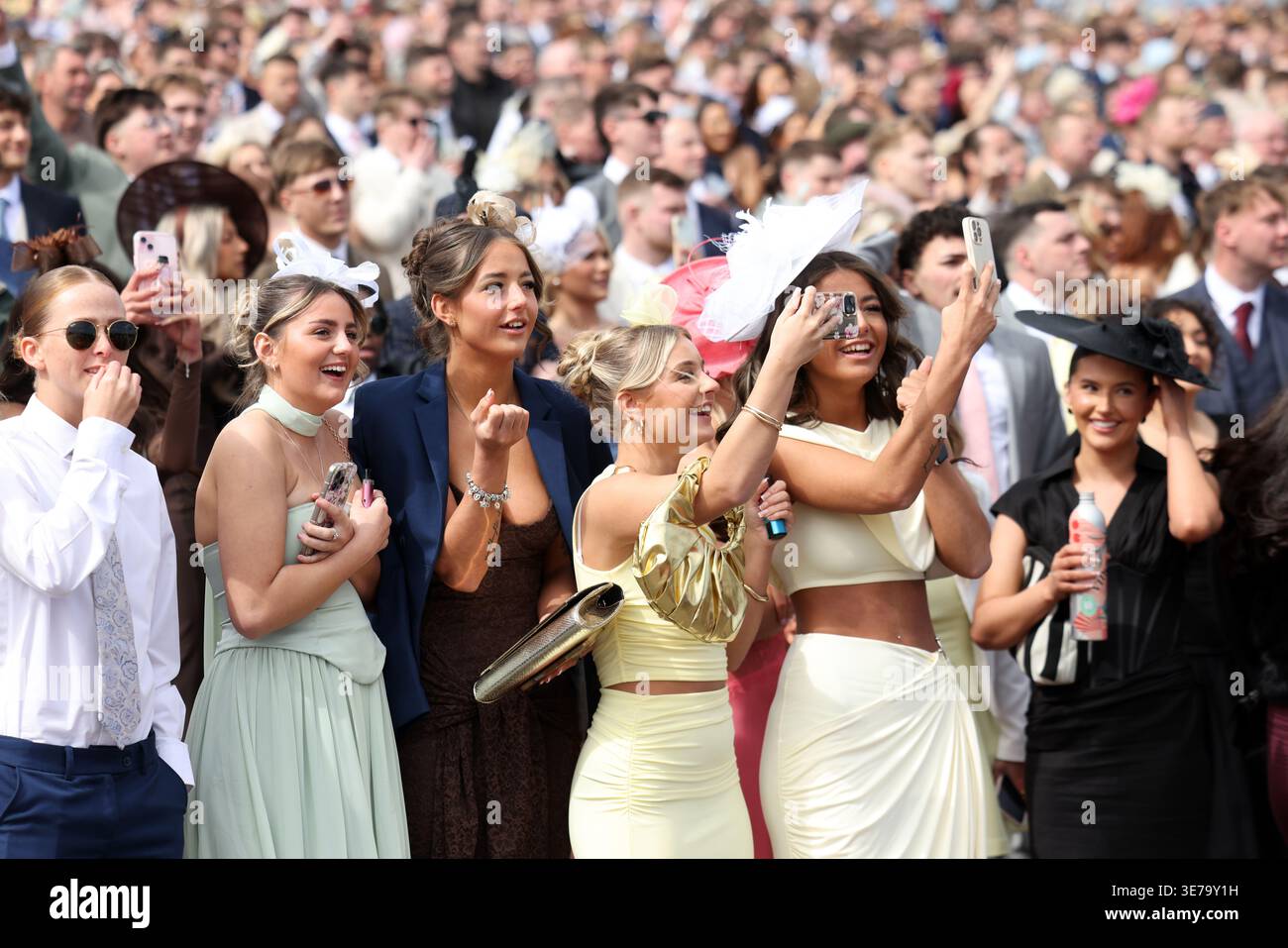 Randox Races Racegoers on Ladies Day of the Randox Grand National Festival 2026 at ...