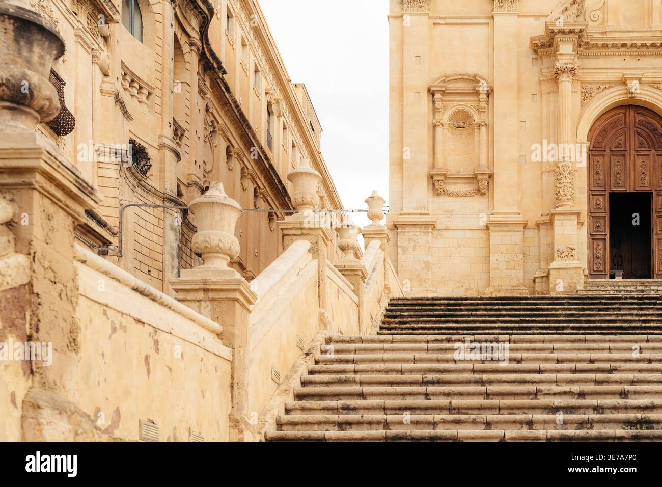 Building Farcade Detail of historic facade hi-res stock photography and images - Alamy