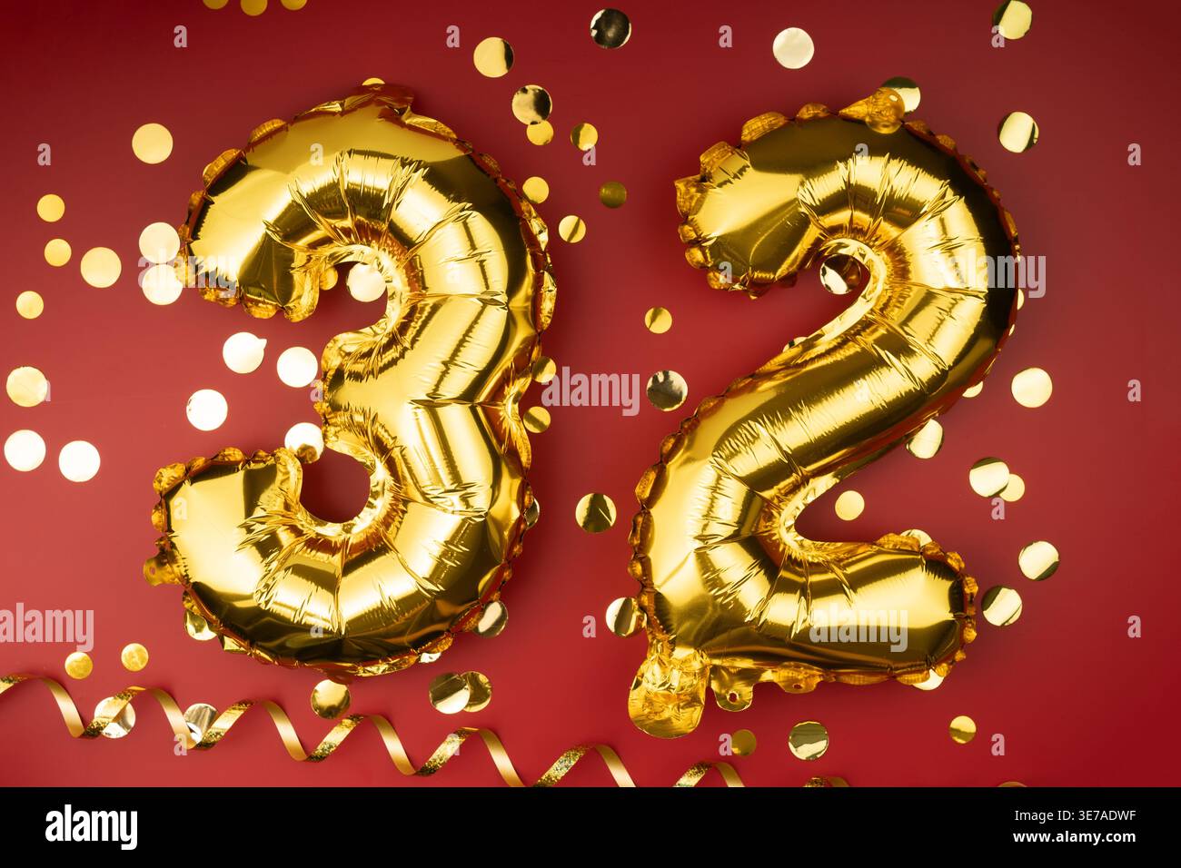 32 years anniversary hi-res stock photography and images - Alamy