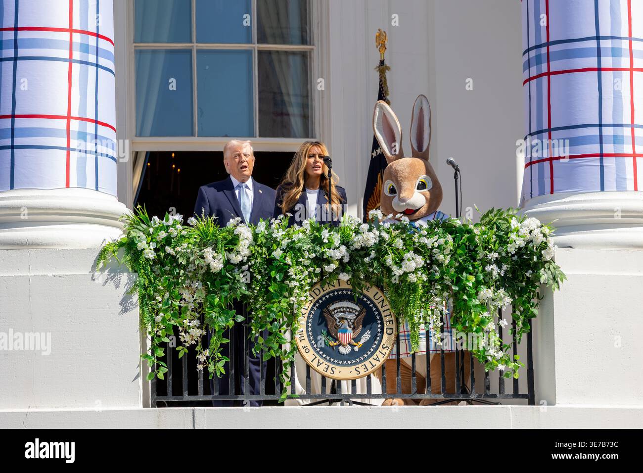 Trump easter bunny hi-res stock photography and images - Alamy