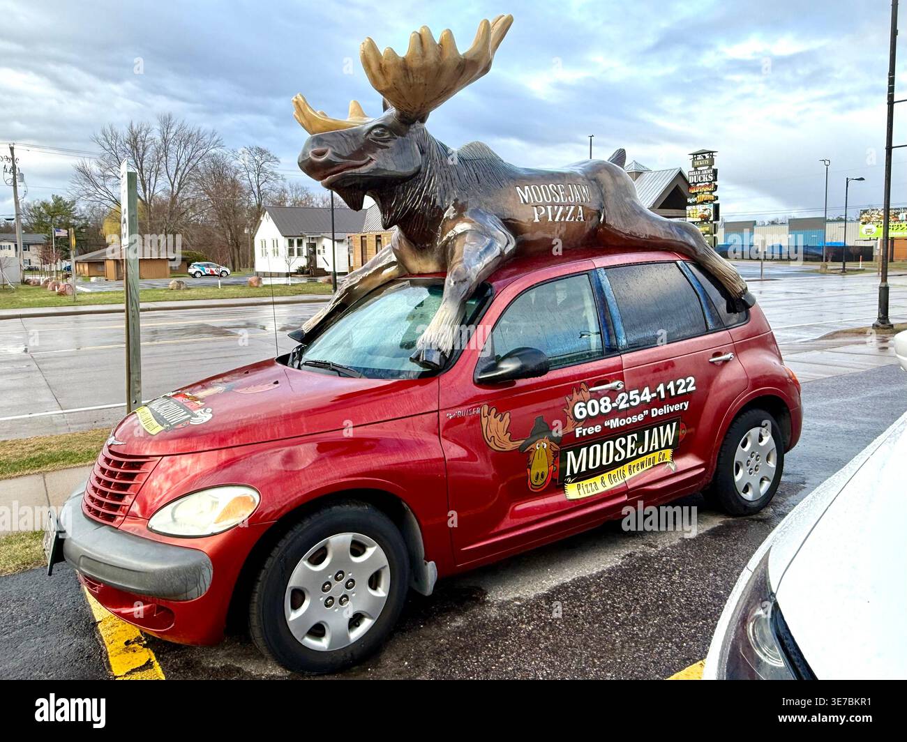 Pizza delivery car sign usa hi-res stock photography and images