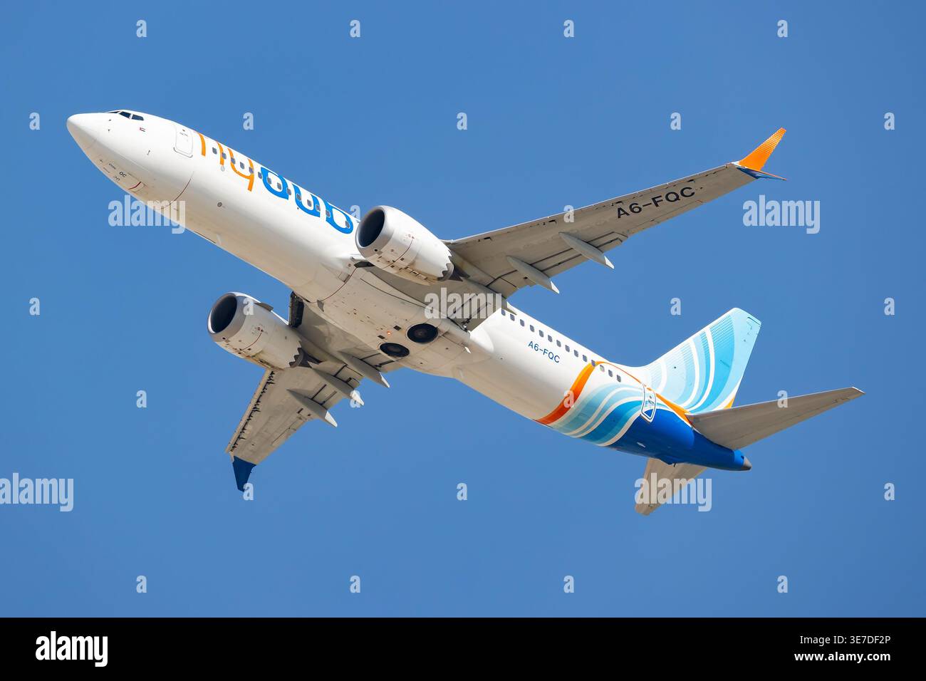 Flydubai aircraft hi-res stock photography and images - Alamy
