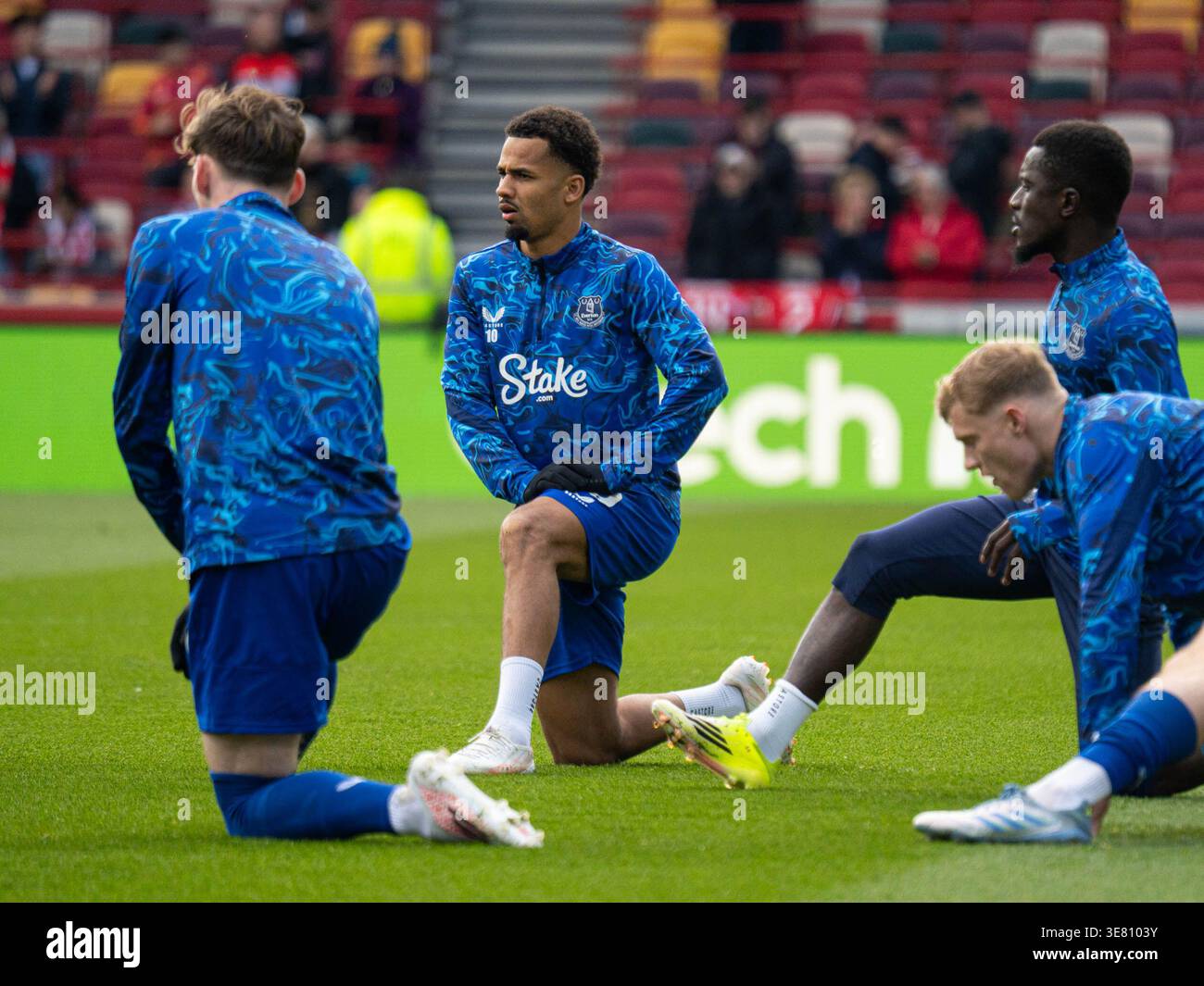Iliman Ndaiye warming up before, Brentford v Everton at Gtech Community ...
