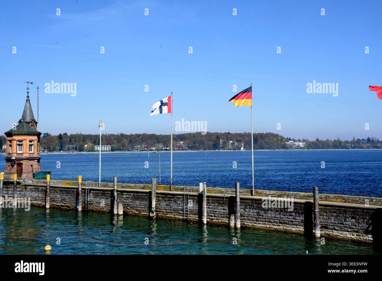Hafeneinfahrt Europa Fahnen Konstanz Bodensee 11.04.2026 ...