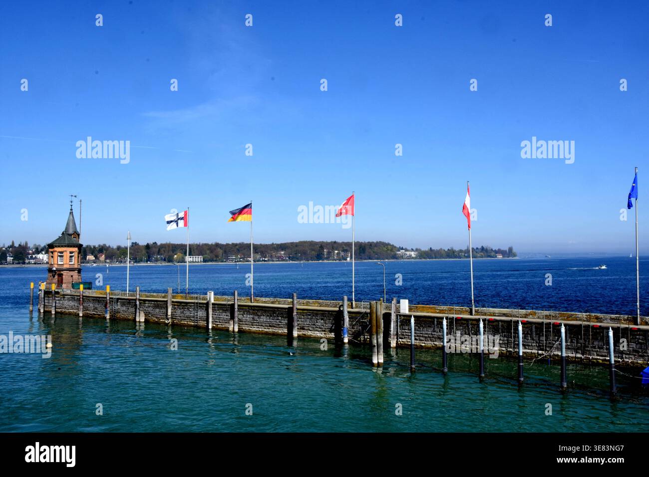 Hafeneinfahrt Europa Fahnen Konstanz Bodensee 11.04.2026 ...