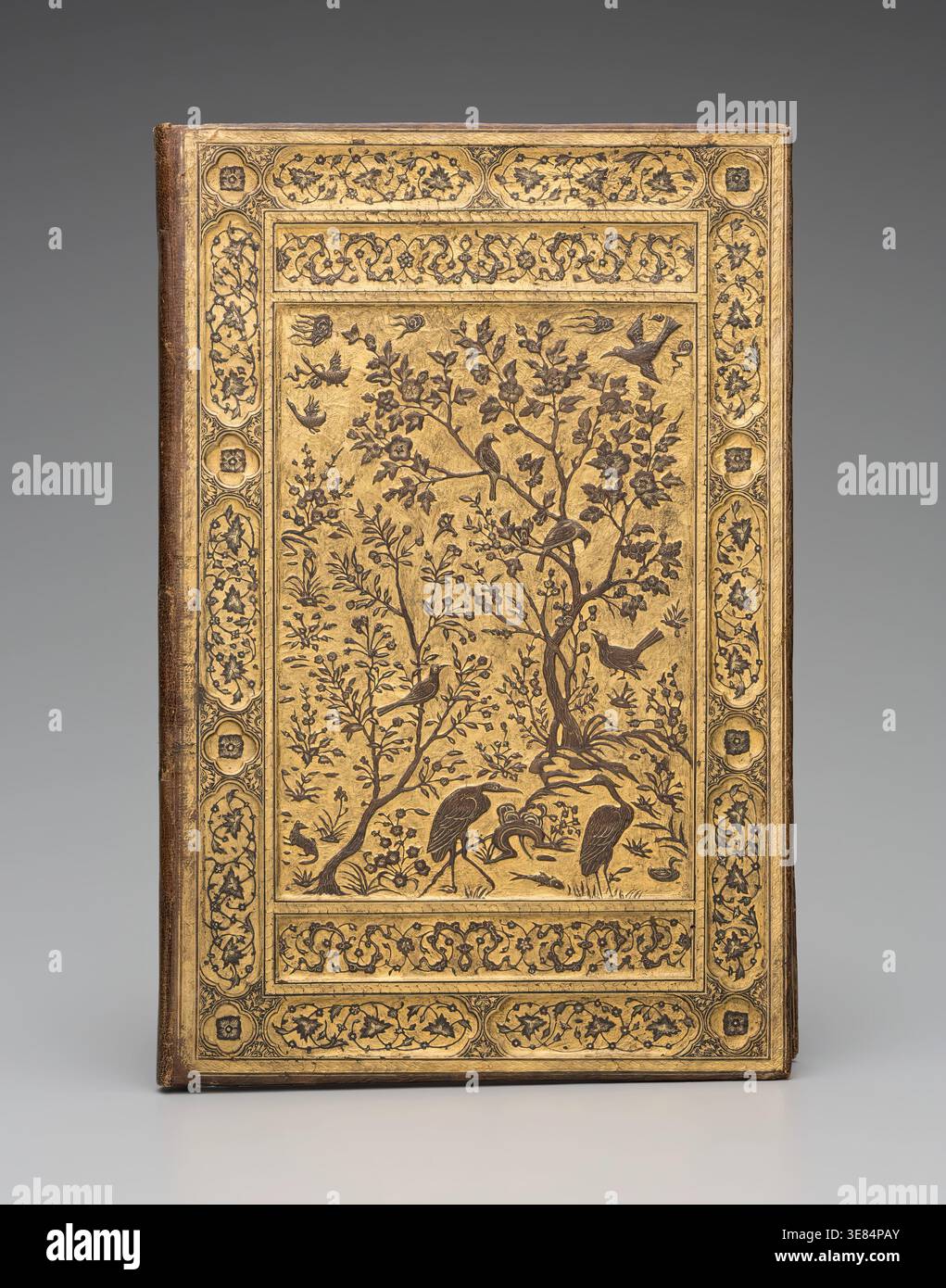 Islamic Bookbinding Islamic bookbinding hi-res stock photography and images - Alamy